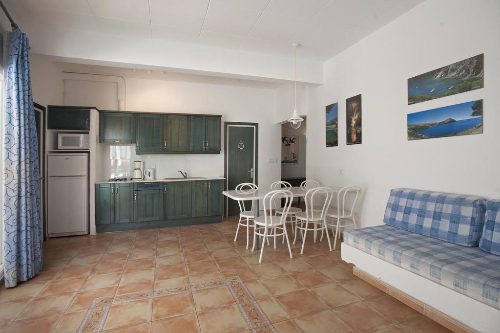 Apartaments El Berganti En Canyelles Petites Roses Extérieur photo
